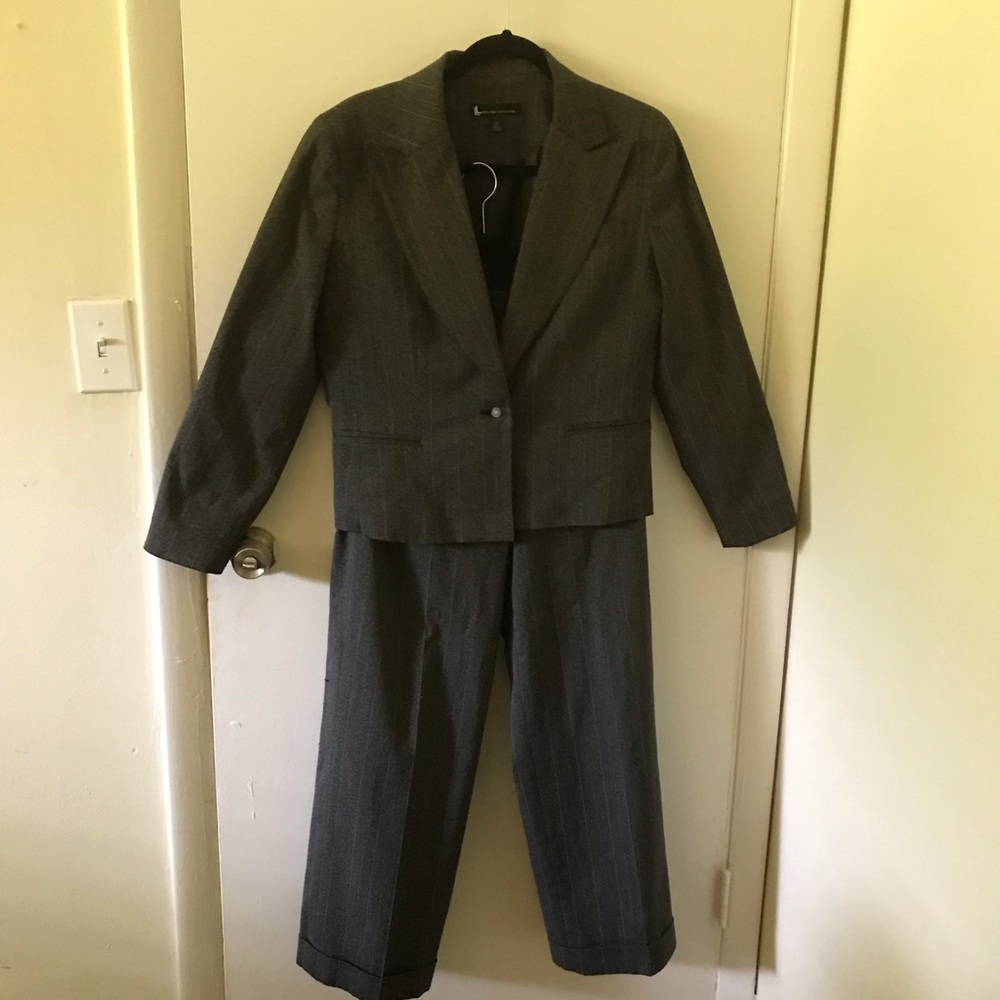 Women’s Pant Suit